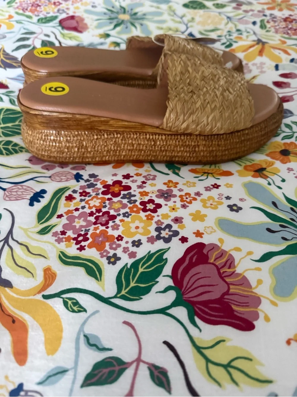 NWT Simona Rossi women’s sandal size 9